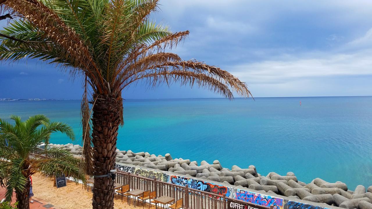 Mihama Beach House Villa Chatan Esterno foto