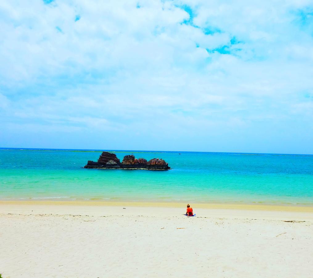 Mihama Beach House Villa Chatan Esterno foto